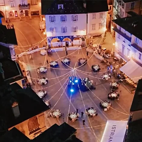 Piazza Mercato Domodossola vista dall'alto - Domosofia Gourmet 2024