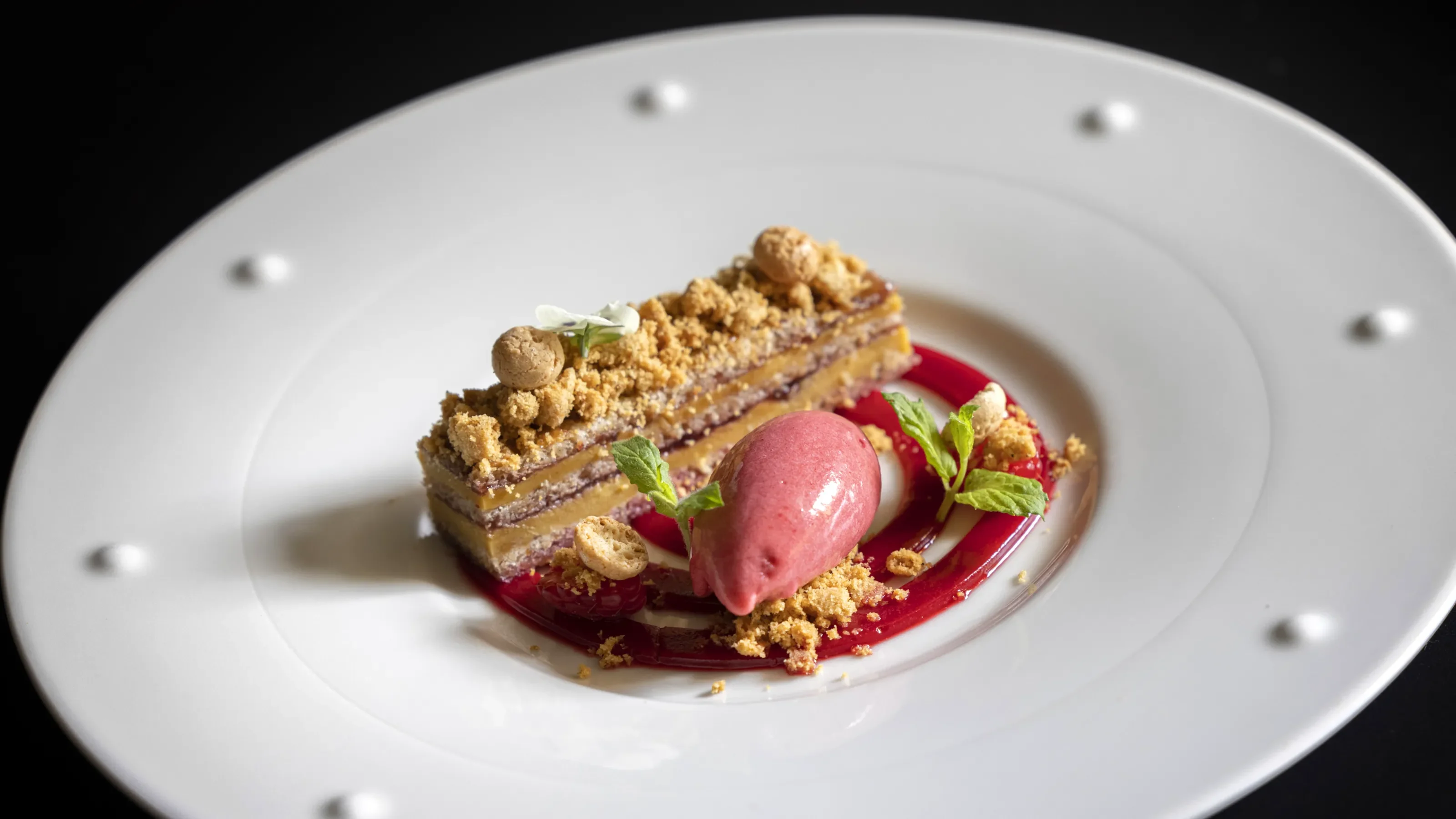 Piatto della cucina stellata dell'Atelier Restaurant