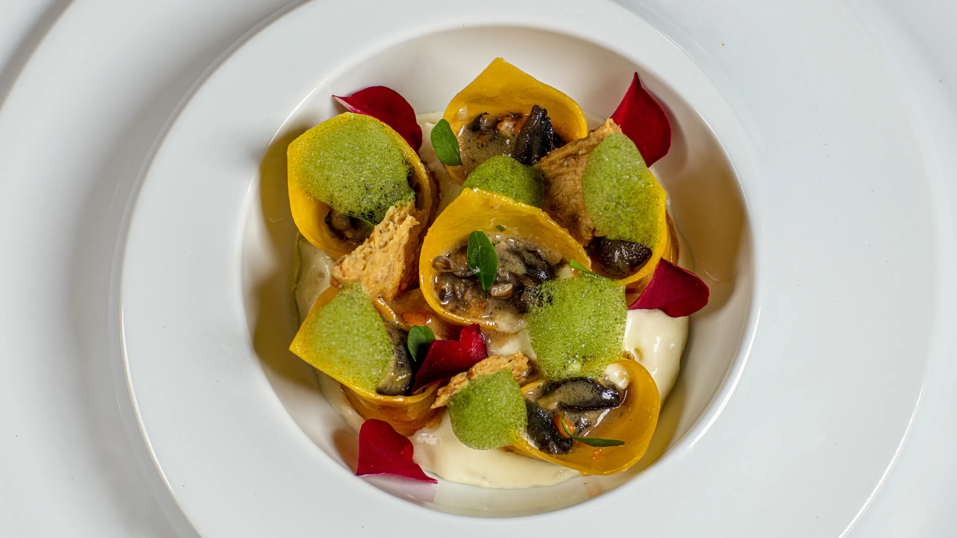 Piatto d'autore con tecnica e creatività, Atelier Restaurant