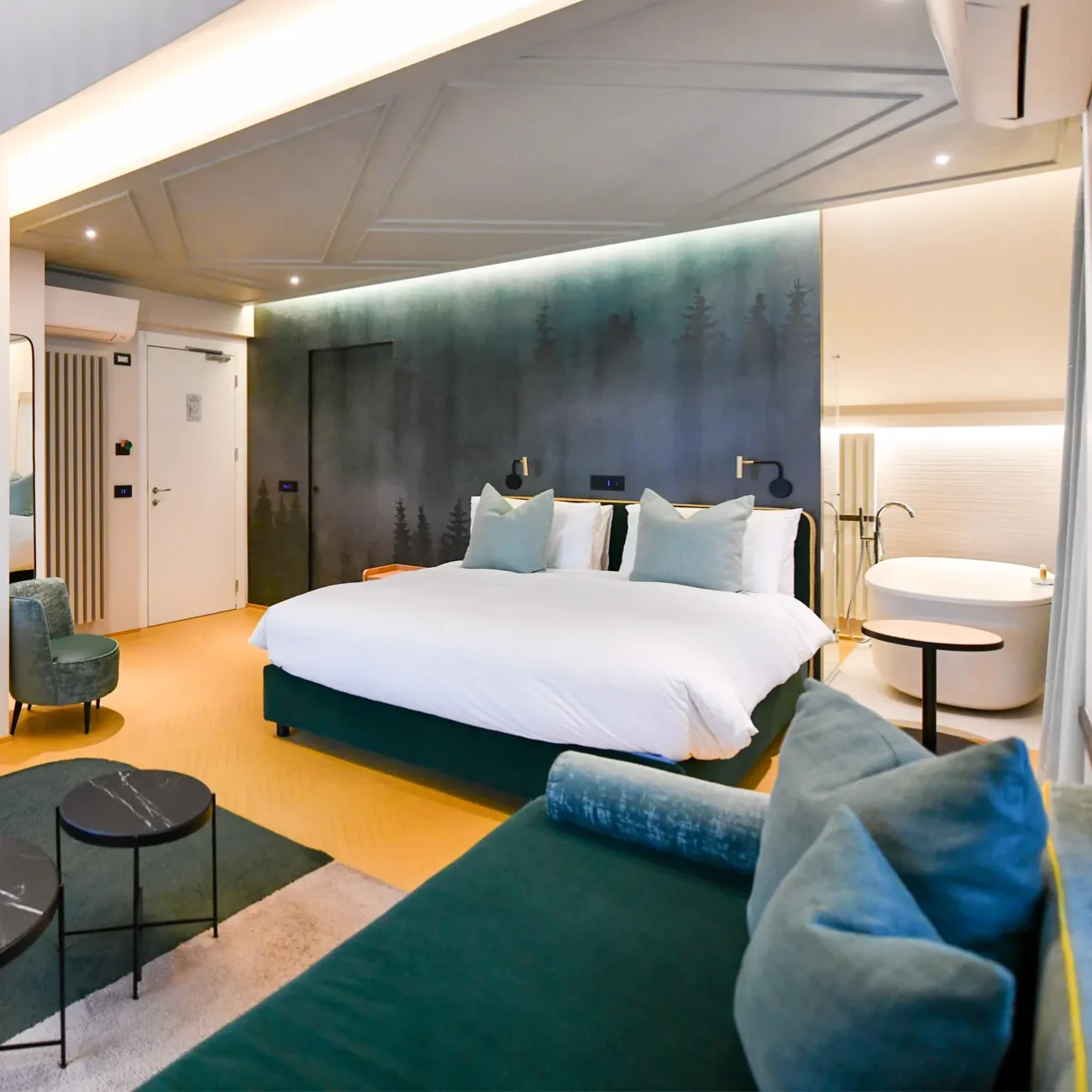 Suite dell'Hotel Eurossola con arredi eleganti
