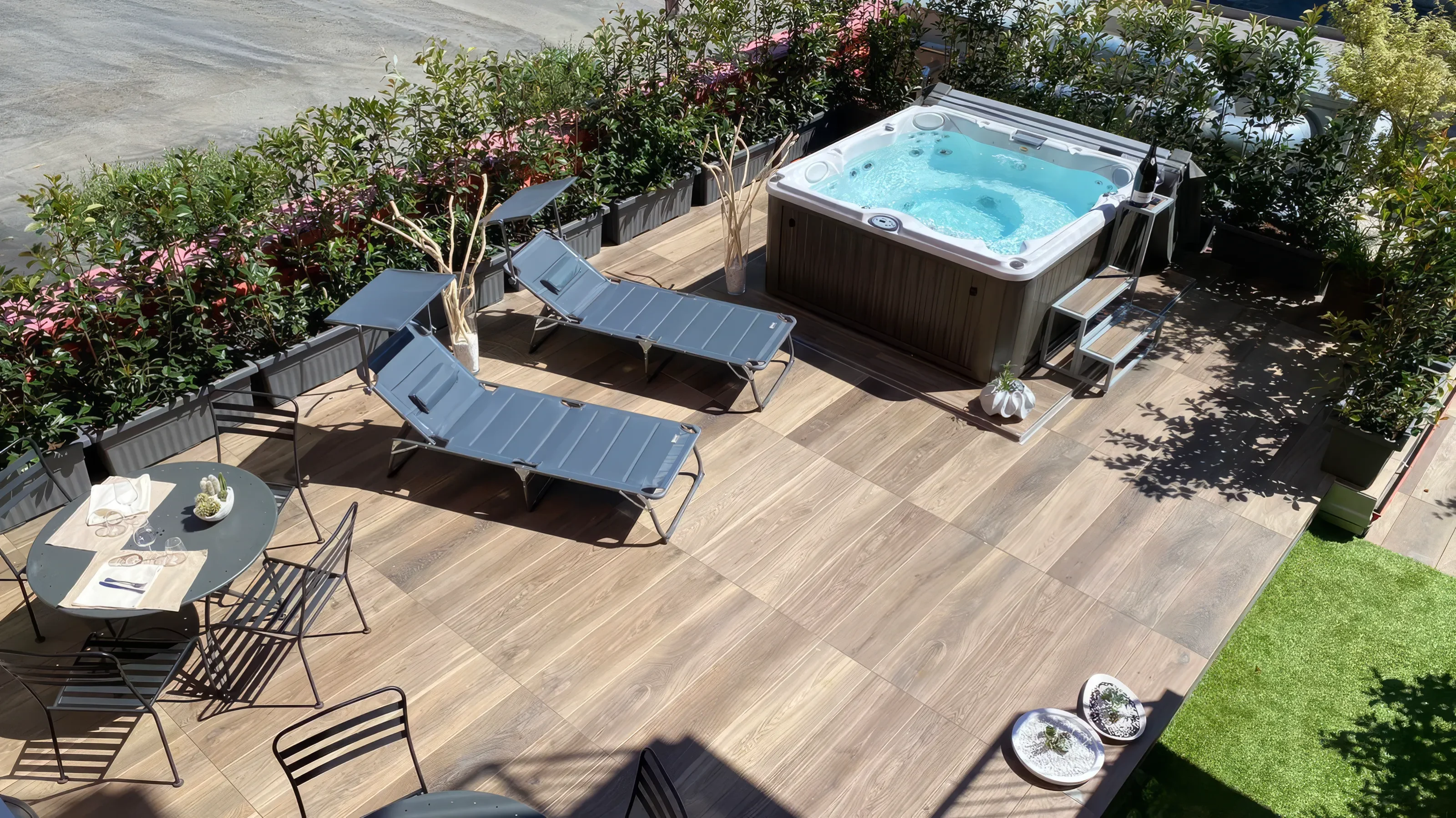 Terrazza solarium dell'Hotel Eurossola con vista panoramica